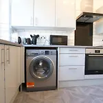 Modern 3Bed Home In Coventry