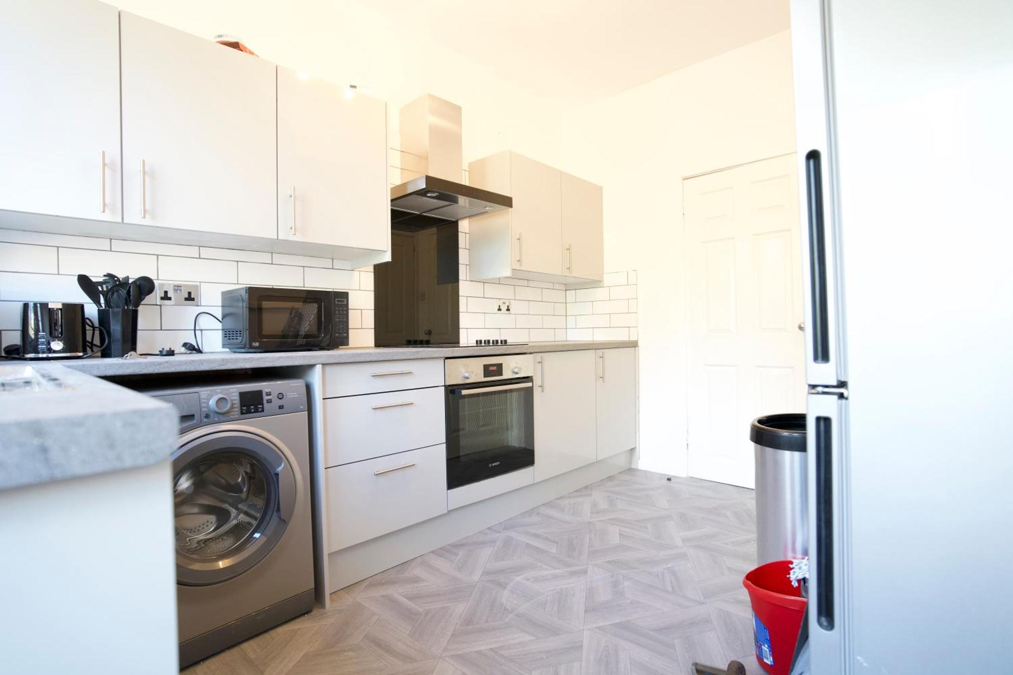 Apartment Modern 3bed In *
