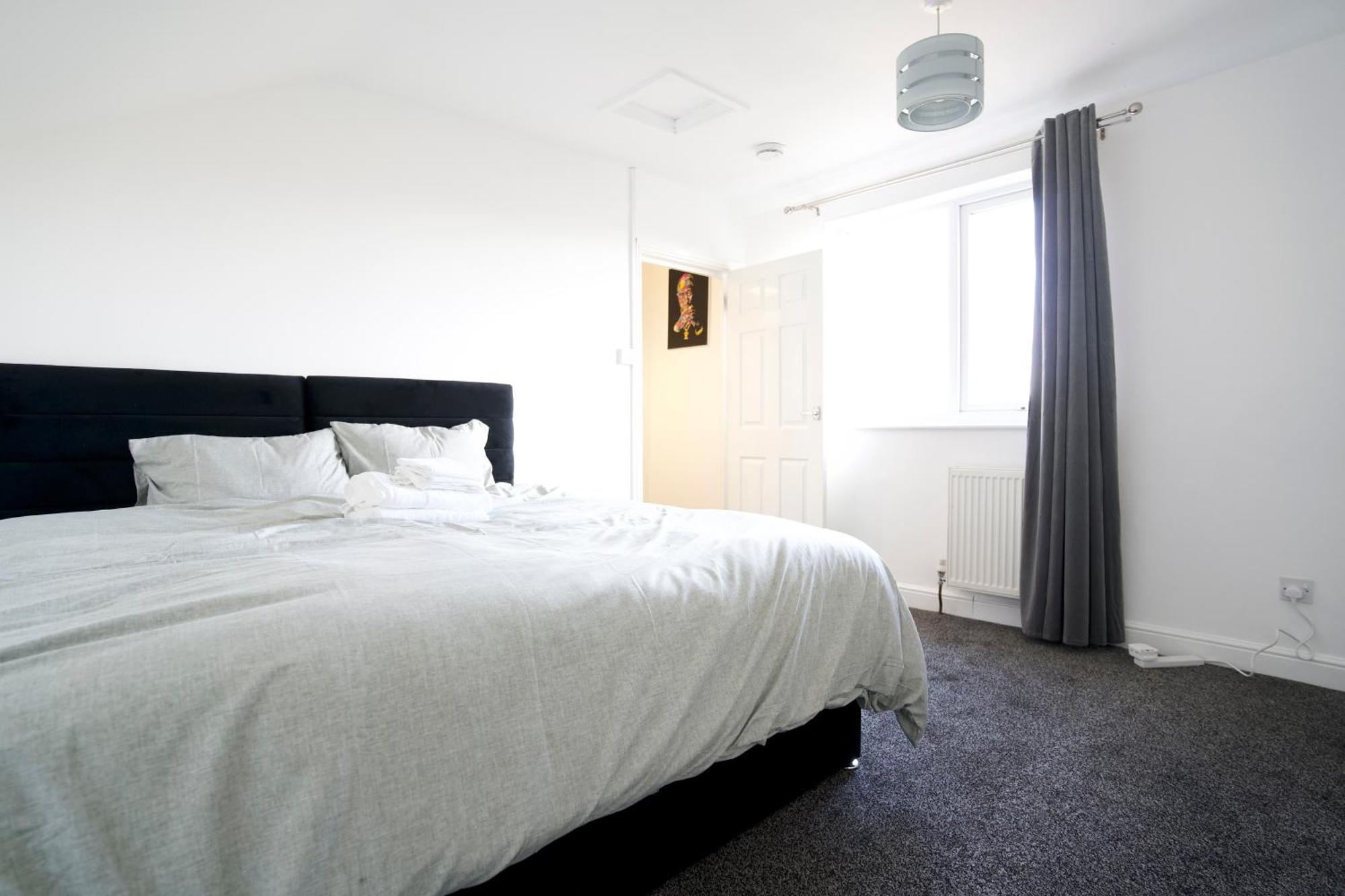 Modern 3bed In Apartment *